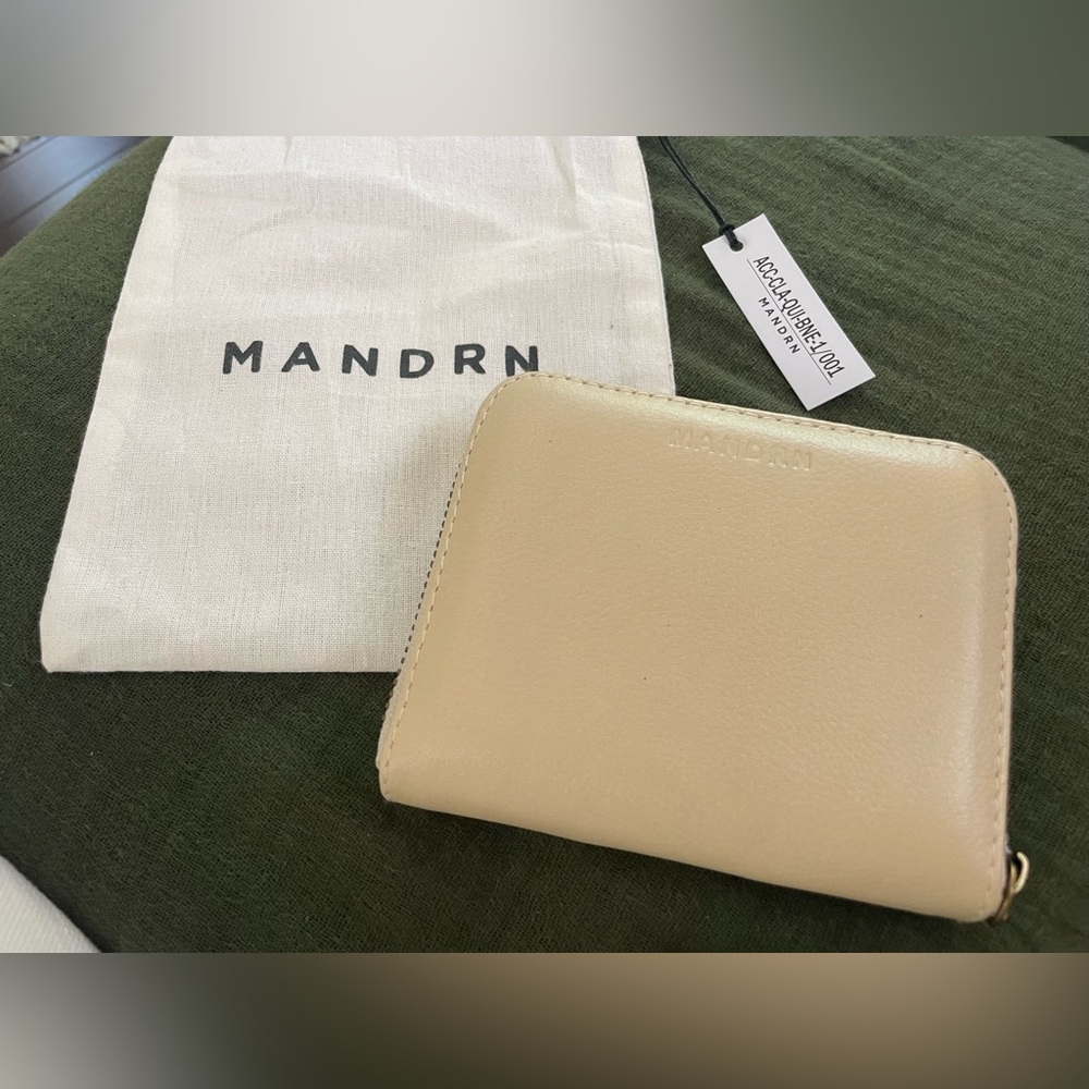 MANDRN Quin wallet bone (NWT)